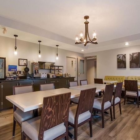 Best Western Colonel Butler Inn Ниагара-он-те-Лейк Экстерьер фото